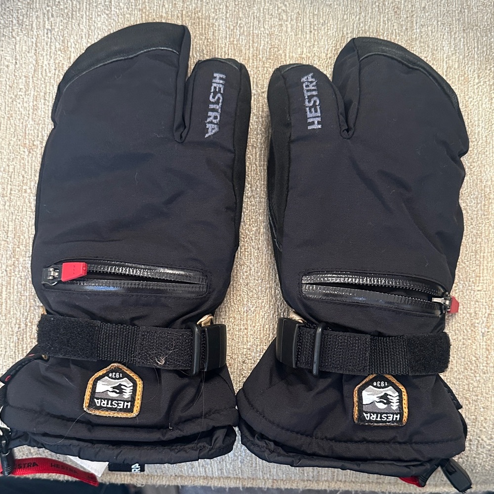 Hestra Black Lobster Claw Gloves